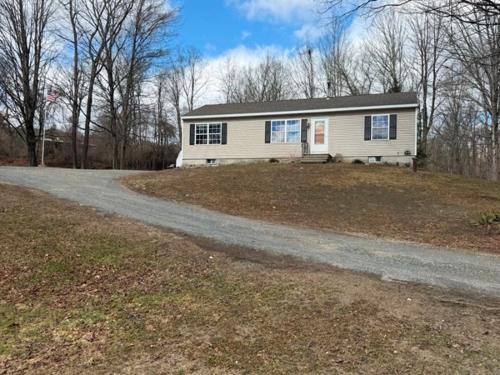 41 Upper Rd, Deerfield - $385,000