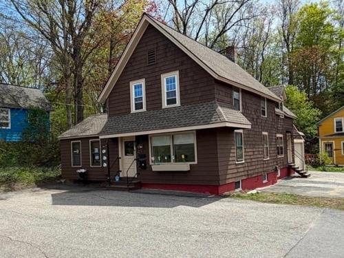30 Mohawk Tr, Greenfield - $350,000