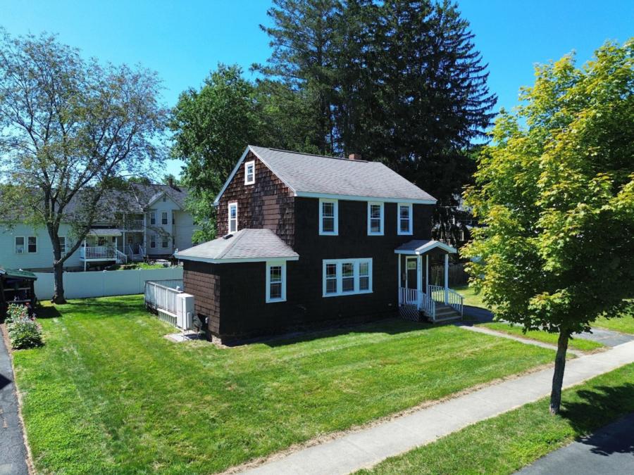 408 Davis St, Greenfield