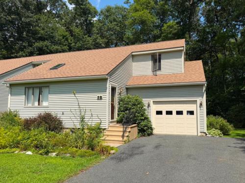 5B Meadow Oak Ln, Deerfield - $345,000